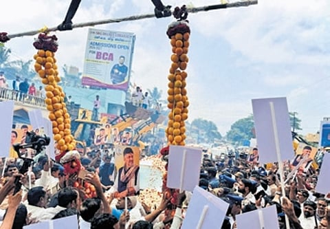 A garland made of oranges was prepared to welcome CM DK Shivkumar in Belagavi on Thursday.