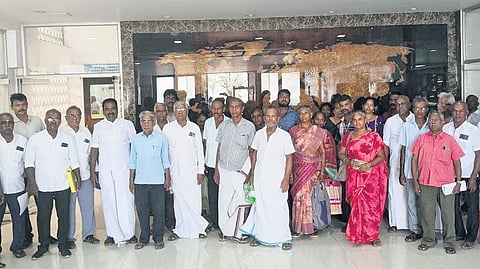 The departmental canteen staff at VOC port authority