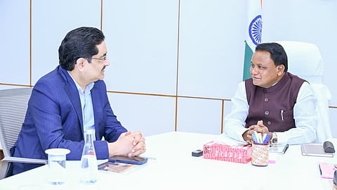 Chief Minister Mohan Charan Majhi in conversation with Aditya Birla Group Chairman Kumar Mangalam Biral at Lok Seva Bhawan