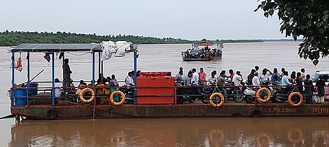 The project will include a 14-km approach road linking NH-216 at Gudimellanka to Rameswaram, a major bridge across the Vasishta Godavari between Rameswaram and Rajulanka