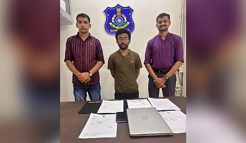 Gujarat’s Valsad Cyber Crime Police with arrested accused Pratik De.