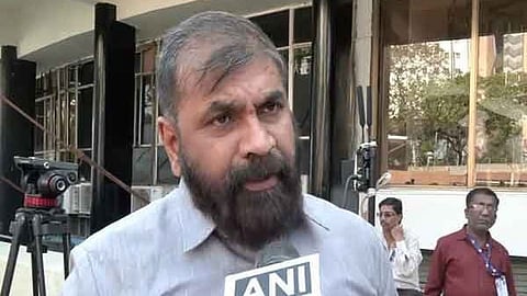 Shiv Sena UBT MLA Sachin Ahir criticise Abu Azmi's praise of Aurangzeb