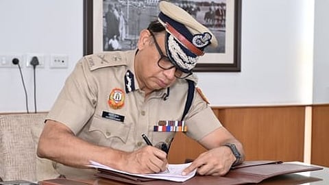 Former IB Special Director Anurag Kumar takes charge as Delhi Police Commissioner.
