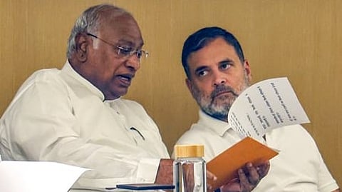 Congress President Mallikarjun Kharge with party leader Rahul Gandhi.
