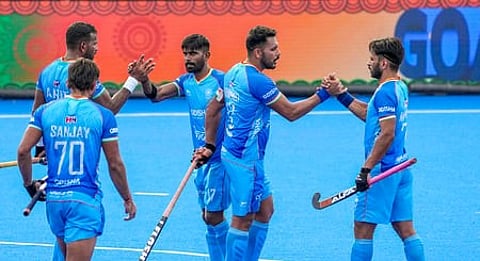 Harmanpreet Singh (R) will skipper the team