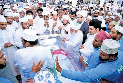 Samastha Kerala Jamiyyathul Ulama president Syed Jifri Muthukoya Thangal leads the janazah (funeral) prayer of K Alikutty Musliyar at Tirurkkad Juma Masjid in Malappuram on Friday
