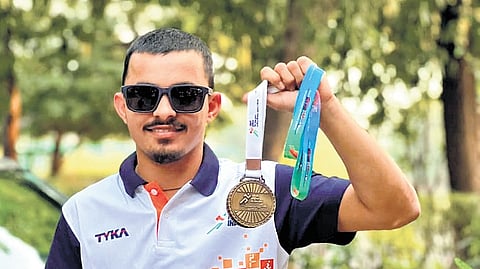 Rakesh Bhatt, a para athlete from Talaja, has earned a place in India’s squad for the 2026 Commonwealth Games after years of perseverance, transforming a childhood marked by physical challenges into a career of international success.