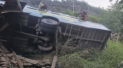 The impact severely damaged the house, but it prevented the vehicle from plunging into the Sindh river.