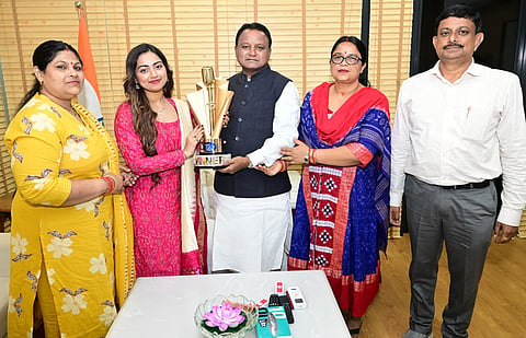 Chief minister said Jyotirmayee had brought pride to Odisha by winning the prestigious music reality show.