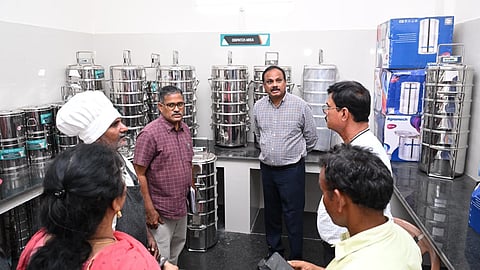 The district collector inspects Smart Kitchen in Chennuru mandal.