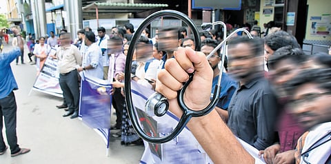 TNMOA said none of the senior advocates appeared in Supreme Court | FILE PIC