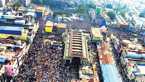 The traffic congestion at the temple town of Tiruvannamalai turns bad to worse during the time of festivals.