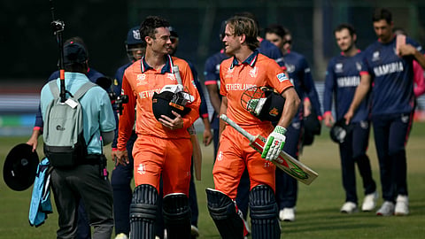 Netherlands' captain Scott Edwards (L) and Bas de Leede.