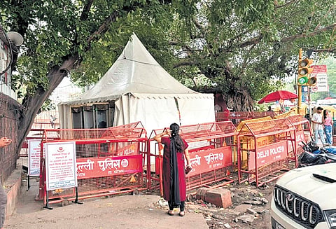 Barricades, temporary tents near the Red Fort