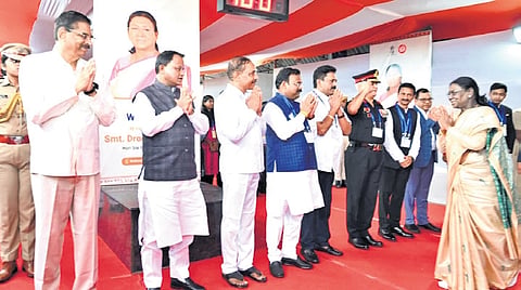 The Governor, chief minister and other dignitaries greet President Droupadi Murmu at Berhampur railway station before her departure to Bhubaneswar | express