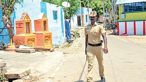 Police were deployed at Oorudaiyankudiyiruppu locality in Thachanallur following the hurling of petrol bombs