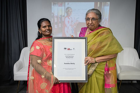 Sunitha Shirly receiving the award from former Justice Prabha Sridevan