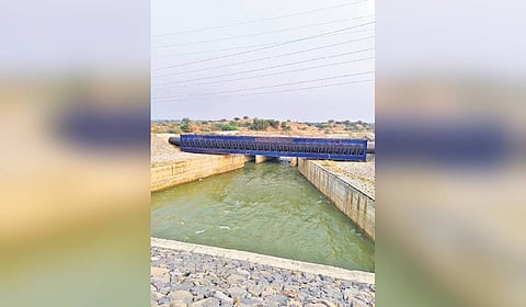 3,000-mm-diameter MS pumping mains from Mallannasagar to Ghanpur, each designed to carry 10 tmcft of water.