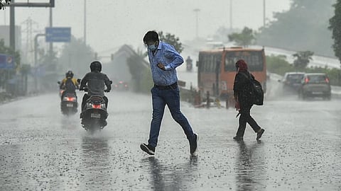 Vasant Kunj, Malviya Nagar, Palam, Qutub Institutional Area, Greater Kailash, Laxmi Nagar and Dwarka were among the places that received rains.