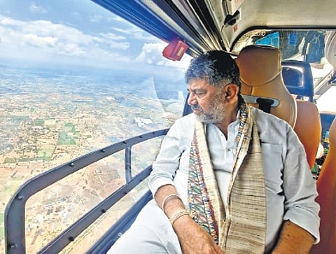 Chief Minister DK Shivakumar conducts an aerial survey of drought-affected regions in Bagalkot, Vijayanagara and Ballari districts on Friday