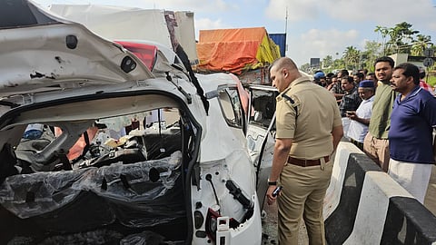 Senior police officers also reached the scene and supervised the rescue operation.