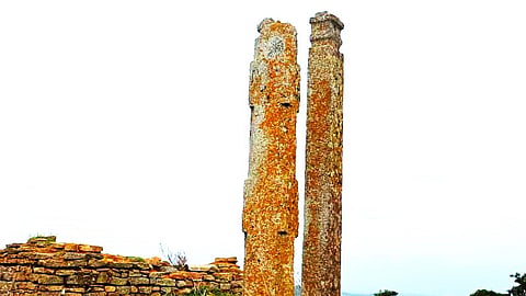 Pillars and Sati stones dating back to the 14th-15th centuries found at Keesaragutta