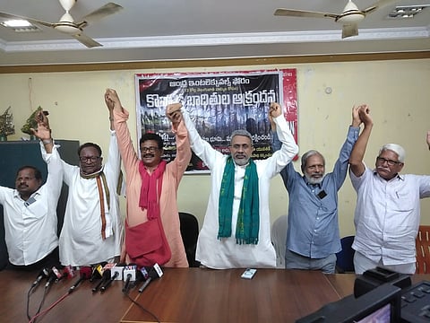 Andhra Intellectuals Forum founder president Chalasani Srinivas, Andhra Intellectuals Forum president Professor G. Appalanaidu, CPI district executive member Chapara Sundaralal, CPM district secretary D. Govindarao, and Congress district president Sanapala Annajirao