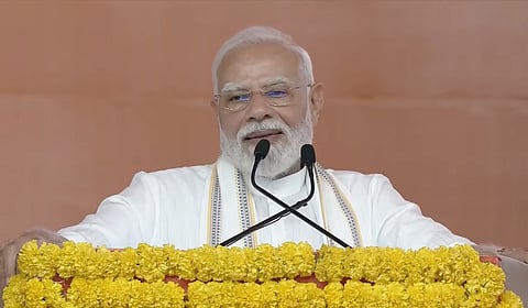 Prime Minister Narendra Modi stressed that the party offices must remain connected to the grassroots.