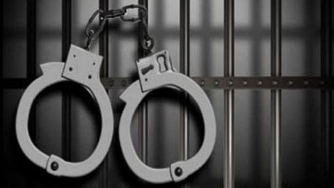 Man smuggling MDMA attempts to evade police, held after chase.