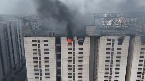 The blaze reportedly broke out at midnight on the upper floors. The fire quickly spread to other floors, prompting the Surat Fire Department to issue a full-scale “brigade call”.