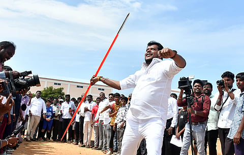 Minister for Handlooms, Textiles and Khadi M Vijay Balaji inaugurated the competition at the Katpadi Sports Complex in Vellore.