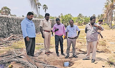 Officials inspecting the spot at Panaiyur Periyakuppam in Chengalpattu
