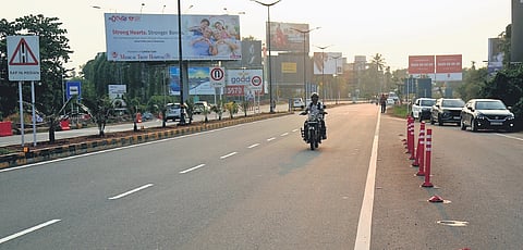A stretch of the road to Nedumbassery airport road