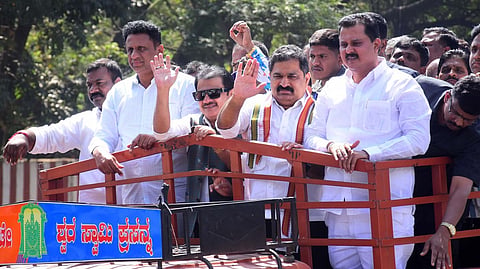 Congress candidate Puttanna, submitted nomination papers for the by-elections for the Bangalore teachers' constituency.