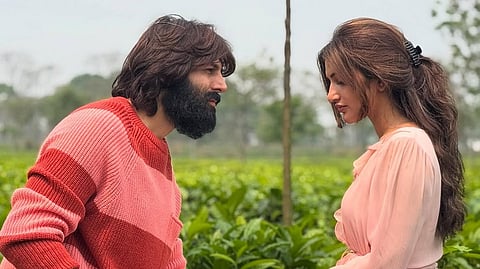 Kartik Aaryan (L) and Sreeleela (R) in a still from the sets of their upcoming film