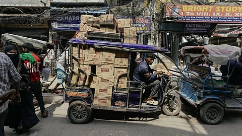 Delhi govt mulls capping e-rickshaw tally to 2.5 lakh.