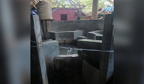 MCD seals three unauthorised dhobi ghats in Old Delhi to prevent polluted water from contaminating Yamuna River.