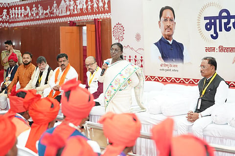 President Droupadi Murmu interacted with traditional tribal community elders—the Manjhi and Chalki—at the Muriya Darbar in Bastar.