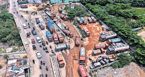 An aerial view of tanker-filling points linked to an alleged illegal groundwater extraction network near Sunnam Cheruvu in Madhapur.