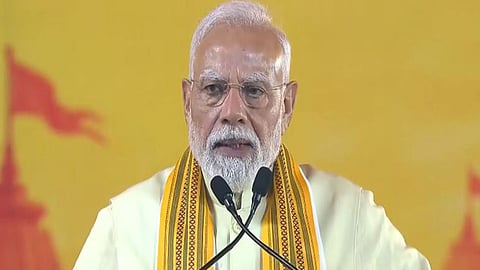 Modi described how cotton grown naturally, without chemical fertilisers or poisons, is spun and woven by hand and coloured with natural dyes. He said it gives people chemical-free cloth and went on to praise the project for reviving traditional farming practices, supporting farmers and bringing many women into work that makes them self-reliant.