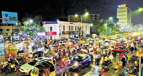 The stretch near LIC metro on Annal Salai has turned into a daily bottleneck
