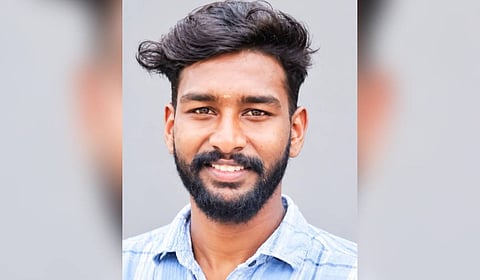 The deceased is Sujith of Lakshamveed Colony, Parassala in Thiruvananthapuram.