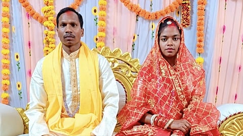 Suresh (left), a native of Baruhatu in Ranchi’s Bundu area, and Somwari, who hails from Arahanga in Tamar, were once active members of extremist outfits before giving up arms and choosing to rejoin mainstream society.