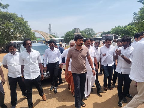 Udhayanidhi Stalin, accompanied by DMK MLA and former minister PK Sekarbabu, met former education minister and Anbil Mahesh Poyyamozhi on Tuesday at the Puzhal prison.