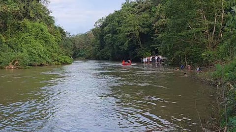കൊടുവള്ളി ചെറുപുഴയില് കുട്ടികള് ഒഴുക്കില്പെട്ടു; ഇന്നത്തെ തെരച്ചില് അവസാനിപ്പിച്ചു