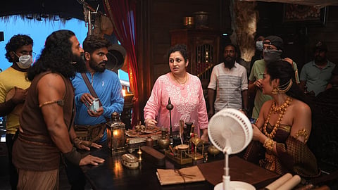 'കാന്താര 2' സെറ്റില് പ്രഗതി ഷെട്ടി
