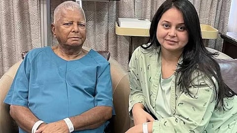 'കുടുംബത്തിനുള്ളിലെ പ്രശ്നങ്ങള് ഞാന് നോക്കിക്കോളാം'; ആര്ജെഡി നേതാക്കളോട് ലാലു പ്രസാദ് യാദവ്
