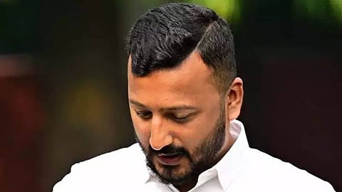 'ഹൂ കെയേഴ്സ്'അന്ന് രാഹുല് മാങ്കൂട്ടത്തില് പറഞ്ഞു; ഇന്ന് കേരളം 'വി കേയേഴ്സ്' എന്ന് മറുപടി നല്കി