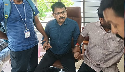 കോണ്ട്രാക്ട് ലൈസന്സിനായി കൈക്കൂലി; ഇടമലയാര് ഇറിഗേഷന് എക്സിക്യൂട്ടീവ് എന്ജിനീയര് വിജിലന്സ് പിടിയില്
