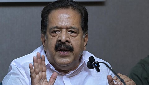കോഴിക്കോട് യുഡിഎഫ് ജയിച്ചിട്ടാണ് തോറ്റത്; എല്ഡിഎഫിന് തുടര്ഭരണത്തിന്റെ അഹങ്കാരത്തിനേറ്റ തിരിച്ചടിയെന്ന് രമേശ് ചെന്നിത്തല
